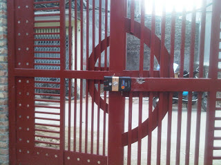 khóa vân tay cửa cổng sắt